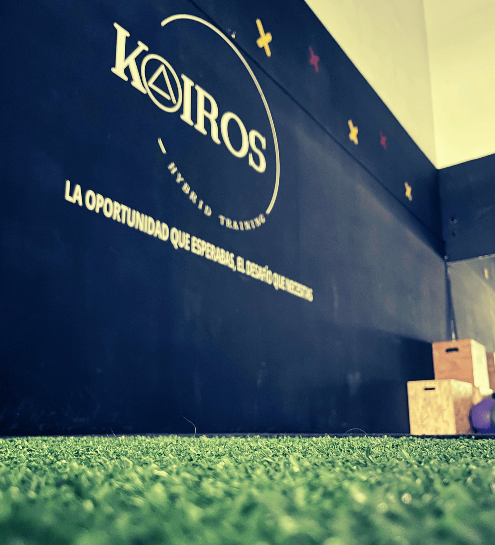 Entrenamiento HYROX en Kairos — fuerza y cardio en estaciones